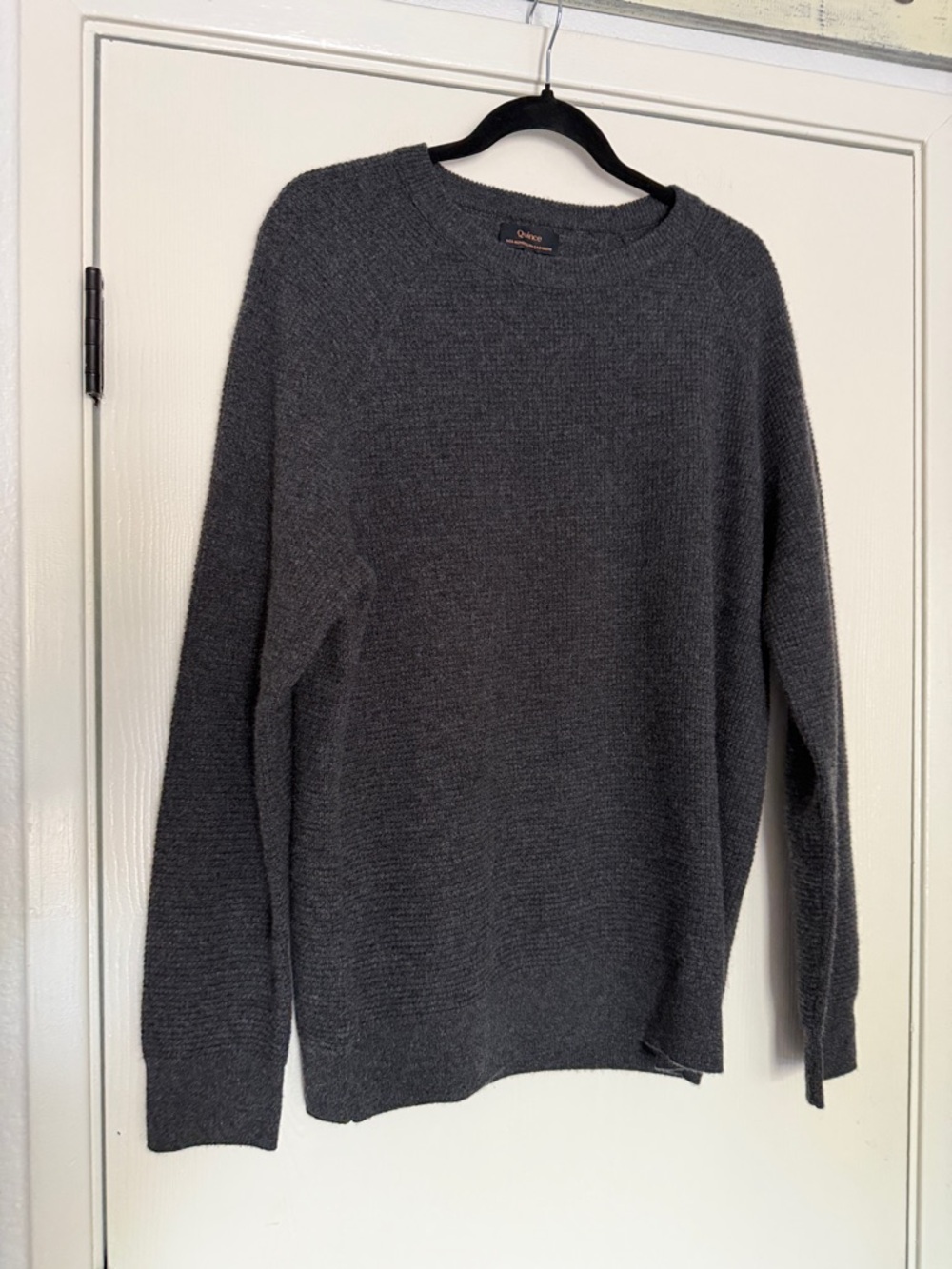 Quince Men's Crewneck Sweater in Charcoal. Cashmere size large